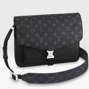 Louis Vuitton Messengerama bag NWT